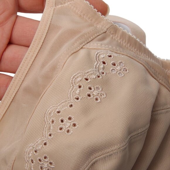 WonderBra Full Support Wire Free Bra Stretch Eyelet Bow Neutral Beige 36C NEW - Picture 13 of 15